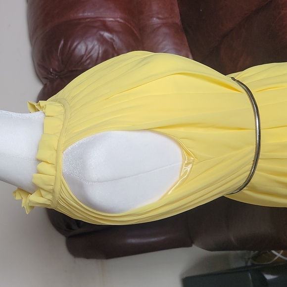 Dress - Picture 7 of 11